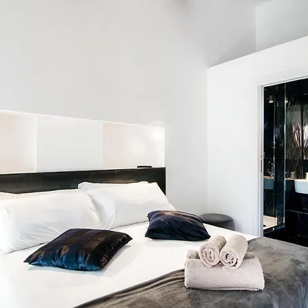 Caesar - The House Of Travelers 3* Como