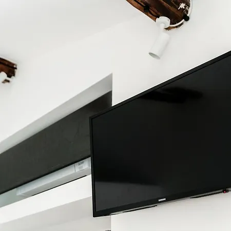 Caesar - The House Of Travelers 3* Como