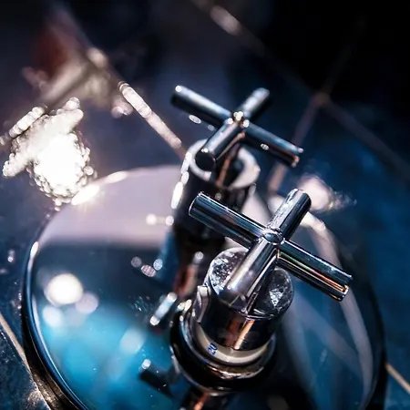 Caesar - The House Of Travelers קומו