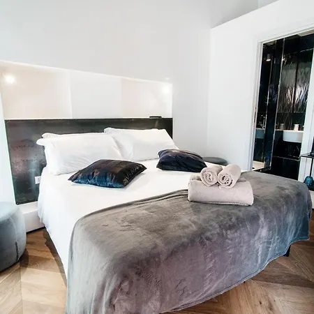 Caesar - The House Of Travelers Guest house *