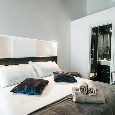 Caesar - The House Of Travelers Guest house *