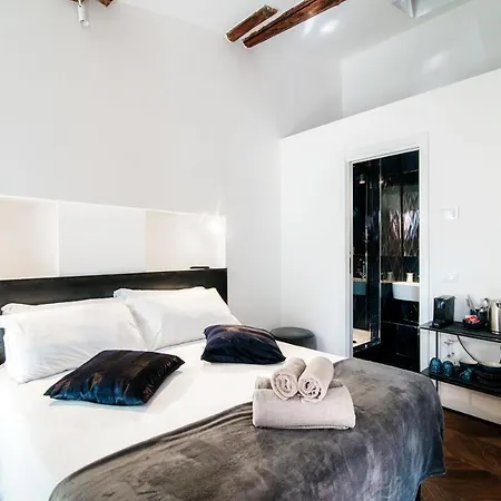 בית הארחה Caesar - The House Of Travelers קומו