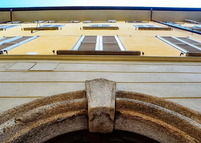 Caesar Suites By 