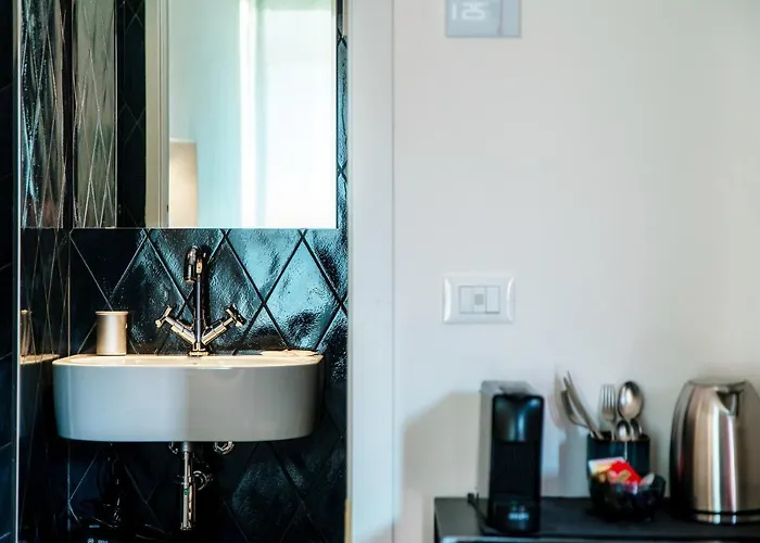 Caesar Suites By 