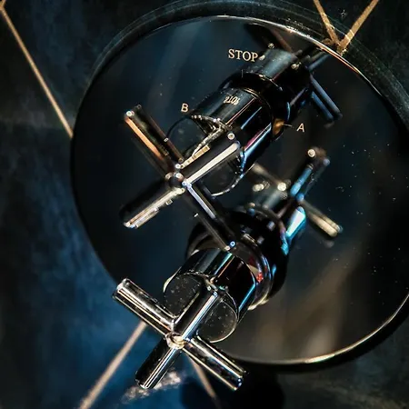 Caesar - The House Of Travelers 科莫