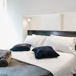 Casa de hóspedes Caesar Suites By 