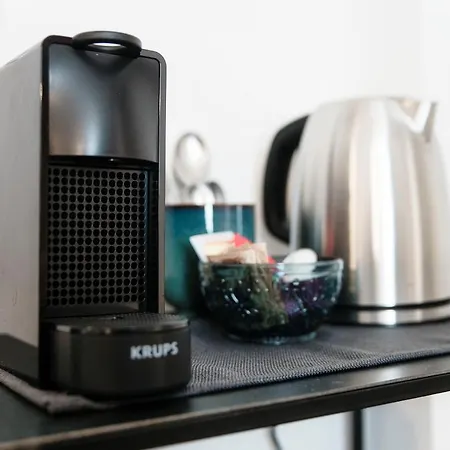 Caesar - The House Of Travelers Vendégház Como